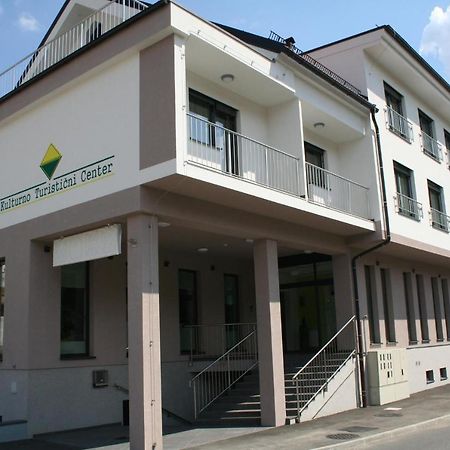 Hotel Oskar Hrib-Loski Potok Exteriör bild