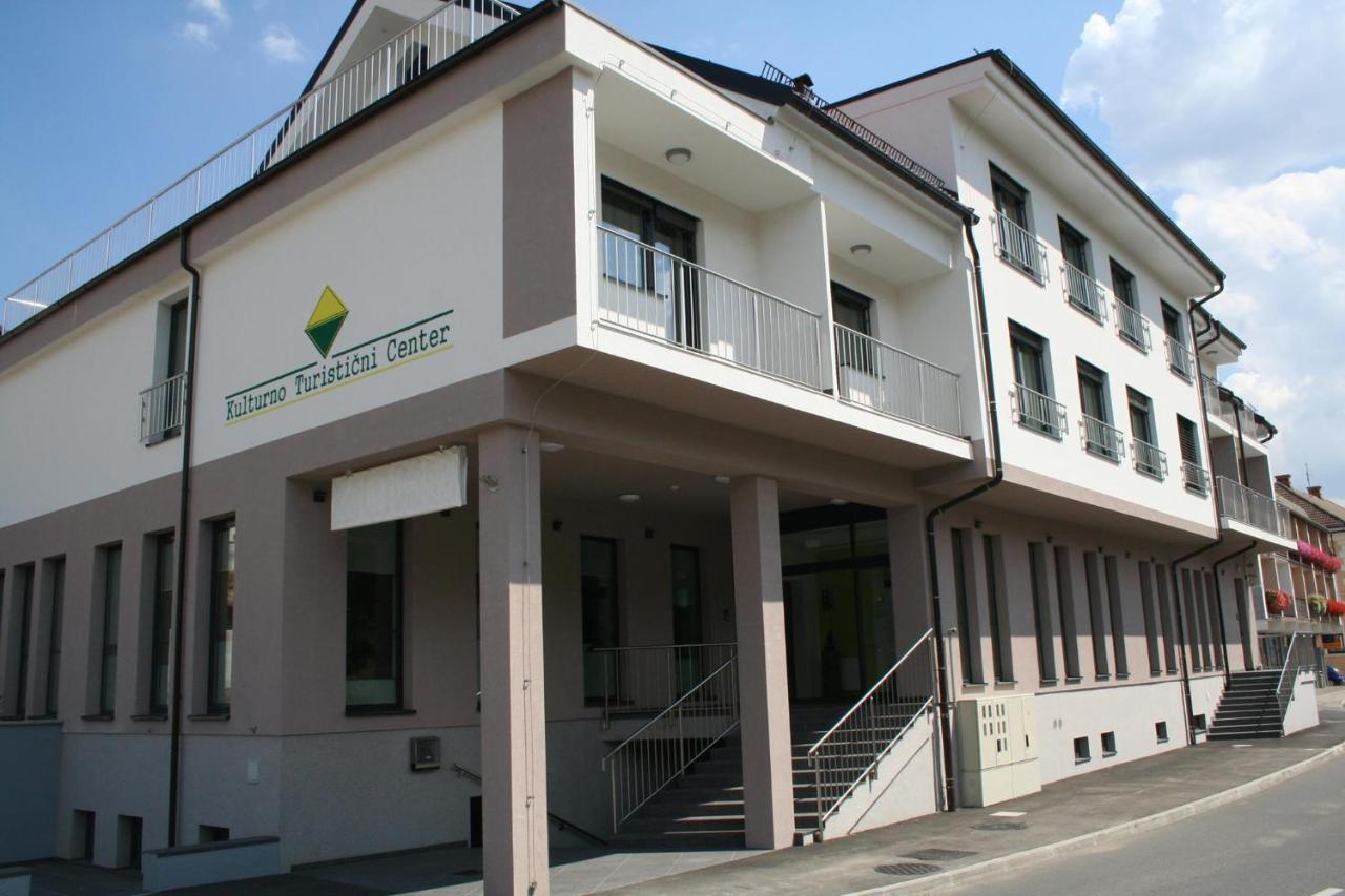 Hotel Oskar Hrib-Loski Potok Exteriör bild
