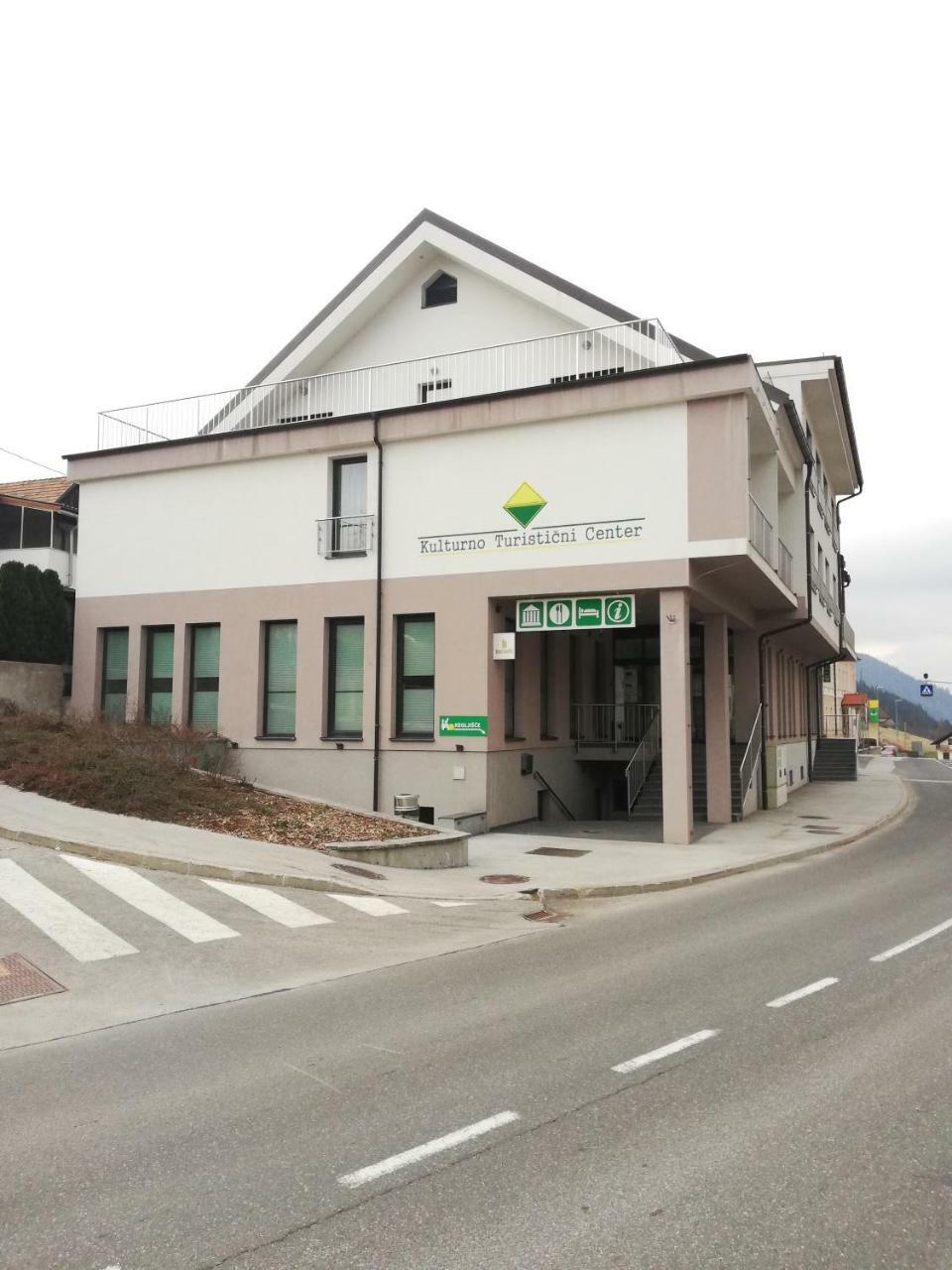 Hotel Oskar Hrib-Loski Potok Exteriör bild
